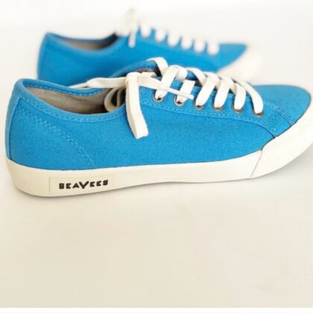 SeaVees blue lace up sneakers size 8